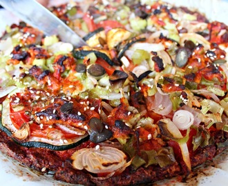 Cviklovo - mrkvová pizza so slnečnicovými semienkami