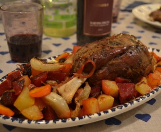Un dolce incontro ed un piatto da domenica: lo stinco di maiale alla senape con verdure in agrodolce