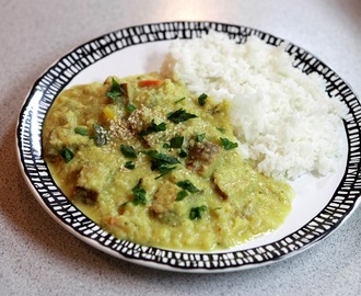 Karfiolové curry s tempehom