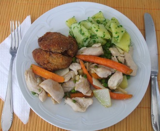 Csirkemell zöldséggel sütve, petrezselymes krumplival