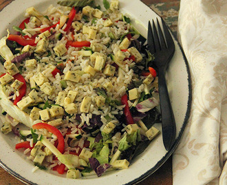 Salade met rijst en rucola-kaas
