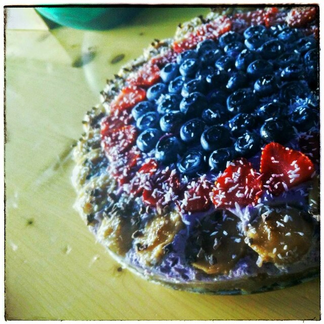 SKINNY SINNER: PurplePie! For the love of berries. Strawberries. Blueberries. Oh and pecannuts... off course.