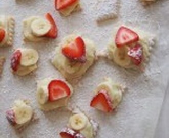 Strawberry Banana Mini Pie Bites