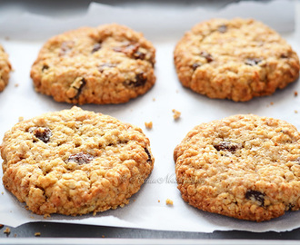 BIG AND CHEWY OATMEAL COOKIES