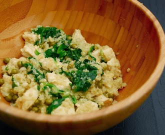 quinoa met kip, erwtjes en spinazie