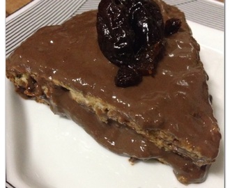 Bolo torta de aveia e chia diet com cobertura de chocolate