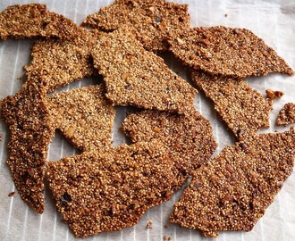 sesam quinoa crackers
