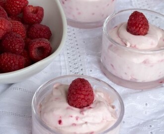 No Bake Raspberry Cheesecake Mousse {Low Carb}