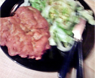 A megunhatatlan csirkecomb párizsi bundában salátával (paleo