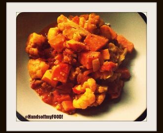 VEGAN VIBES: Bloemkool curry met zoete aardappel, heerlijk!