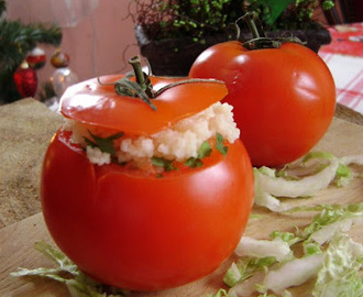 Faszerowane pomidory z pokrywką