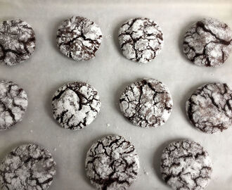 Side Dish: Recipe for Chocolate Crinkle Cookies