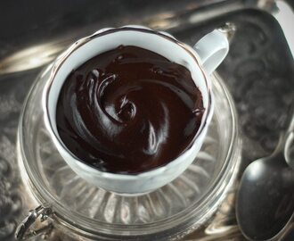 “Secret Ingredient” Gluten-Free, Vegan, and Paleo Chocolate Pudding {Refined Sugar-Free}