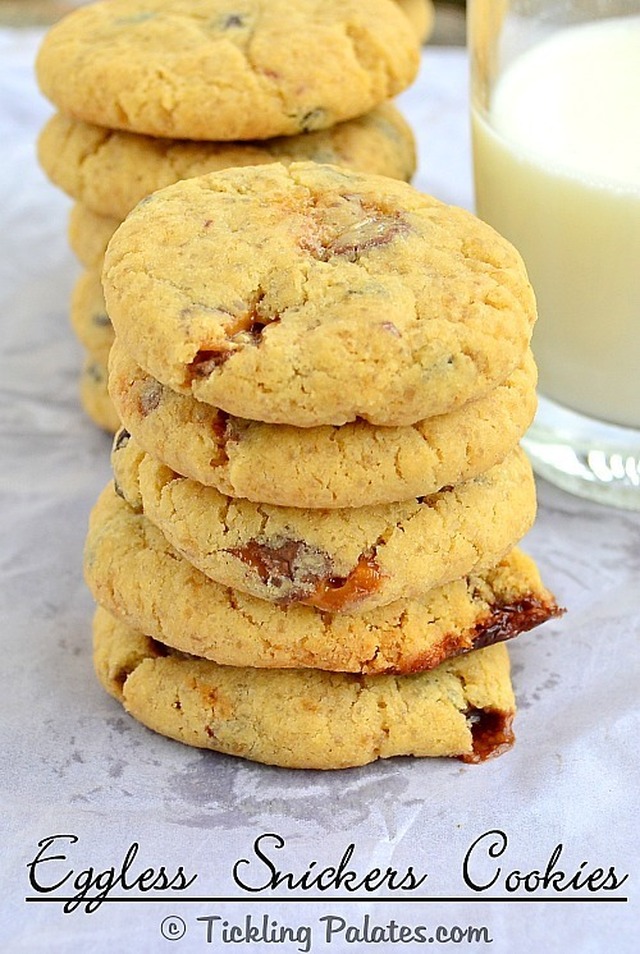 Eggless Snickers Chocolate Chip Cookies Recipe – Eggless Cookie Recipes