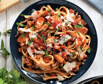 Seafood Pasta Linguine in Chunky Tomato Sauce