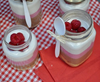 Nutella cheesecake in a jar