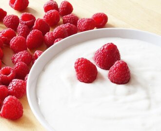 Prepara con noi una deliziosa torta yogurt e lamponi Bimby senza uova