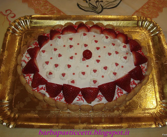 Torta panna e fragole, fatta per l'Anniversario di matrimonio dei miei adorati genitori ^-^