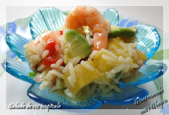 Salade de riz tropicale à l'ananas