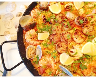 Paella met kip, chorizo & zeevruchten