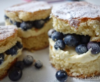 Vanilla, Lemon Curd & Blueberry Mini Cream Cakes