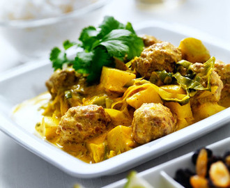 Frikadeller med currysås