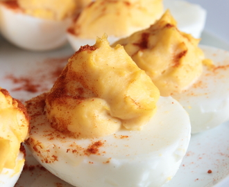 Deviled eggs - Huevos rellenos a la mostaza