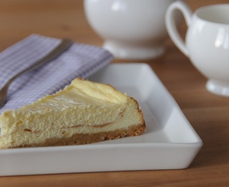 Cheesecake mit Dulce de Leche auf Shortbread-Boden