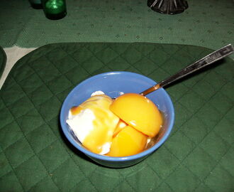 Kolasås med persikor & glass