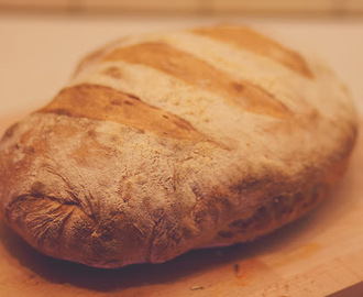 Illatos, ropogós házi kenyér