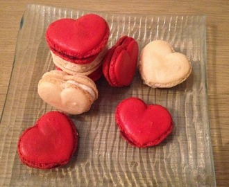 Macarons en forme de coeurs pour la St Valentin