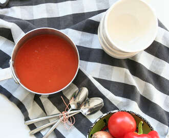 Pittige tomaten paprikasoep