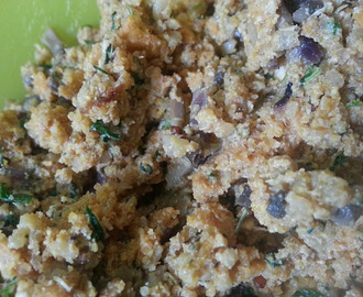Quinoa Amaranth Bratlinge mit Karotten Mairübchen Gemüse und Radischen Rahm