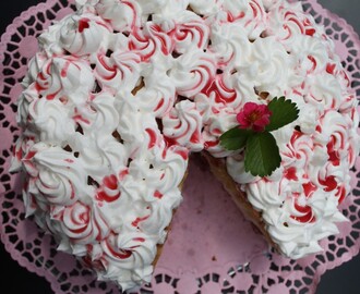Torte Jadranka: Erdbeere küsst weiße Schokolade