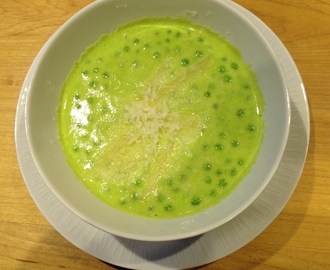 Pea and roasted garlic soup