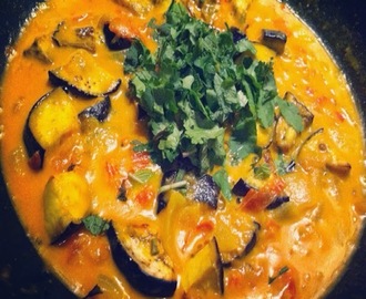 VEGGIE VIBES: Exotische curry met aubergines, vol kruiden!