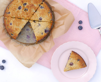 Healthy Baking: Cashewnotentaart met blauwe bessen