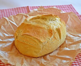 Bögrés, dagasztás nélküli  fehér kenyér – ropogós, buborékos, hűtős!