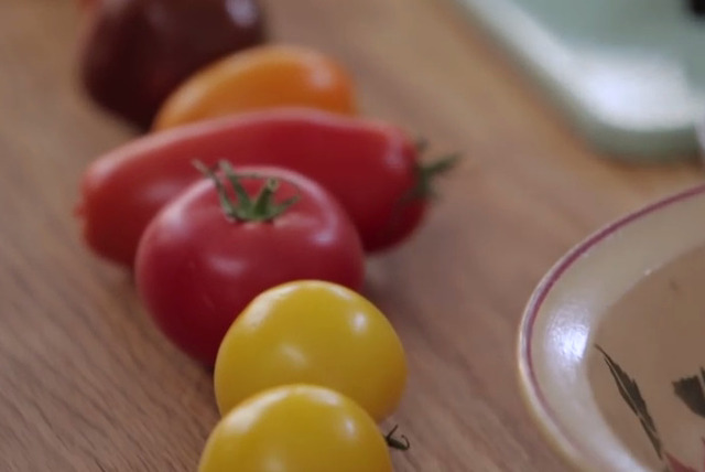 Jamie Oliver – Alap Paradicsom saláta receptje magyarul – videó