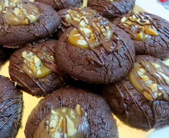 Chocolate Thumbprint Cookies with Salted Caramel and Peanuts (Snickers?!)