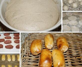 Worstenbroodjes van desemdeeg, zelf patékruiden maken en vegetarische worstenbroodjes