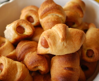 Croissantjes met knakworst; als warme broodjes….