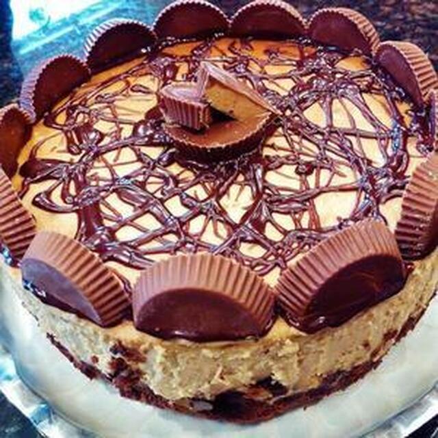 Peanut Butter Cup Brownie Bottom Cheesecake Recipe!.•♥•☆