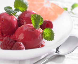 Recetas sencillas y saludables con Thermomix: helado de naranja, yogur y frambuesas