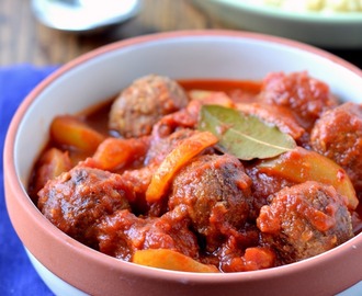 Moroccan Meat-less Balls with Pear & Tomato Sauce
