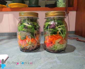 Salada em Vidro de Conserva - Mason Jars Salad