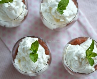 Rhubarb and whipped cream mousse