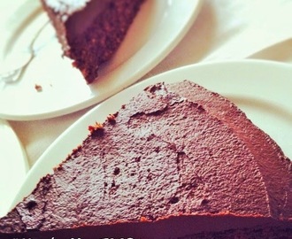 SKINNY HOLIDAY SINNER: Chocolade #birthdaycake met een ferrero rocher smaakje!