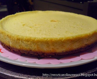 Feestelijke cheesecake met witte chocolade en limoensausje