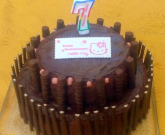 Emeletes csokitorta születésnapra